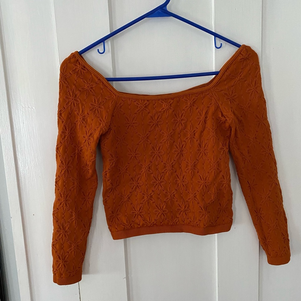 Burnt orange scoop neck shirt